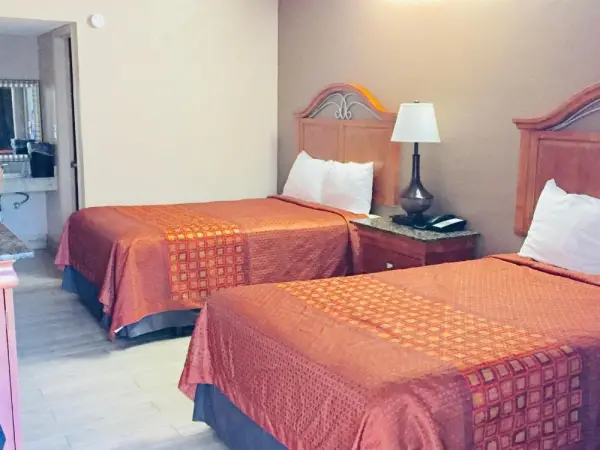 Masters Inn Main image