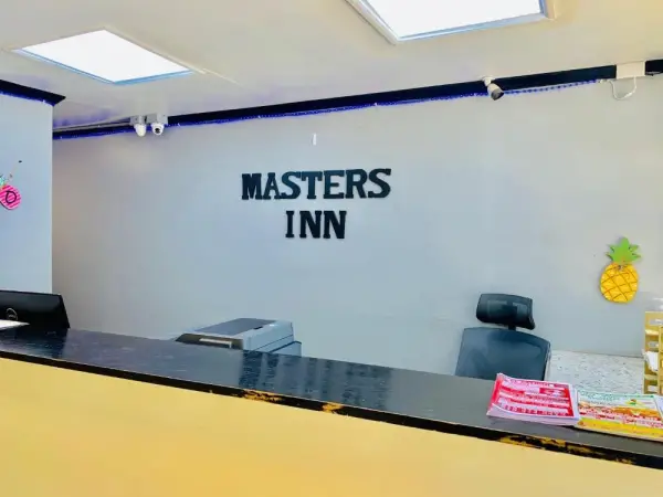 Masters Inn 8